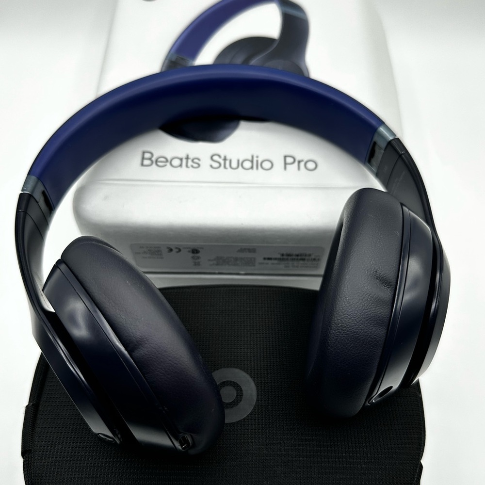 Beats Studio Pro Wireless Headphones Blue in Box w/ Charger - Picture 6 of 14